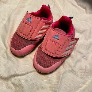 Adidas toddler shoes 6.5T